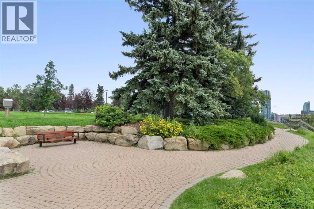 Single Family House for Sale in    Avenue NE Crescent Heights Calgary 
