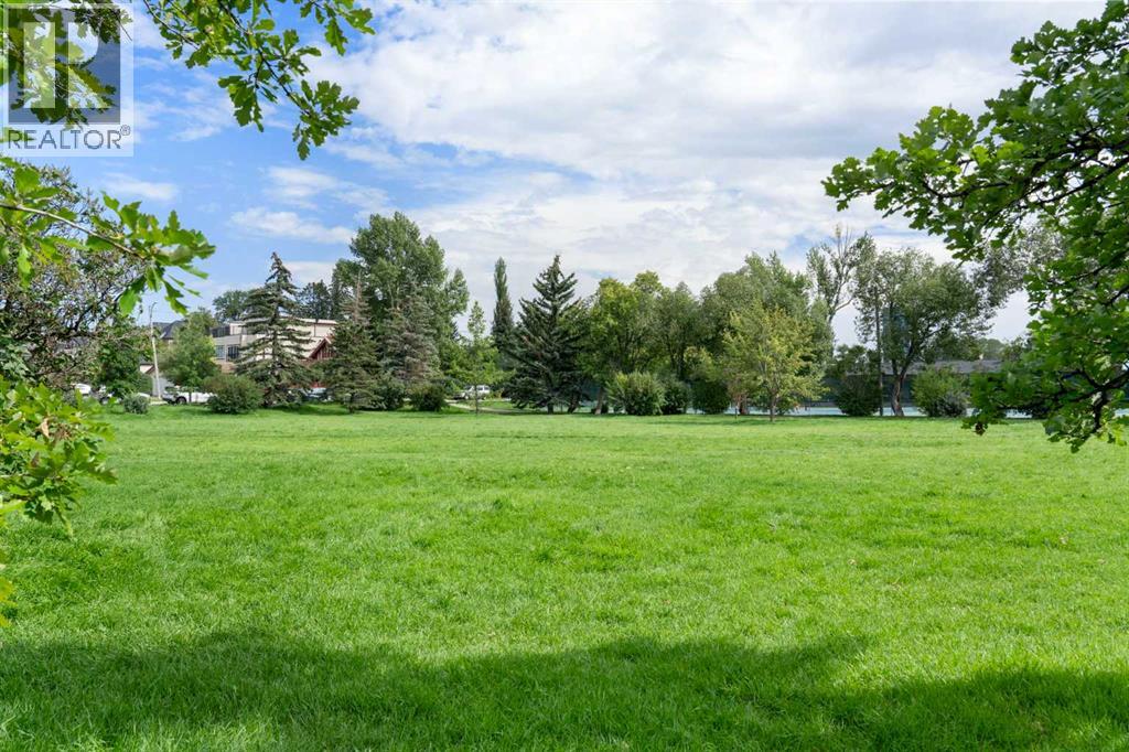 Single Family House for Sale in    Avenue NE Crescent Heights Calgary 