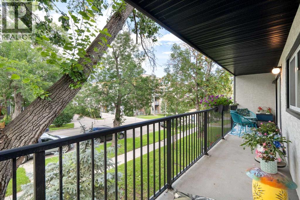 Single Family House for Sale in    Avenue NE Crescent Heights Calgary 