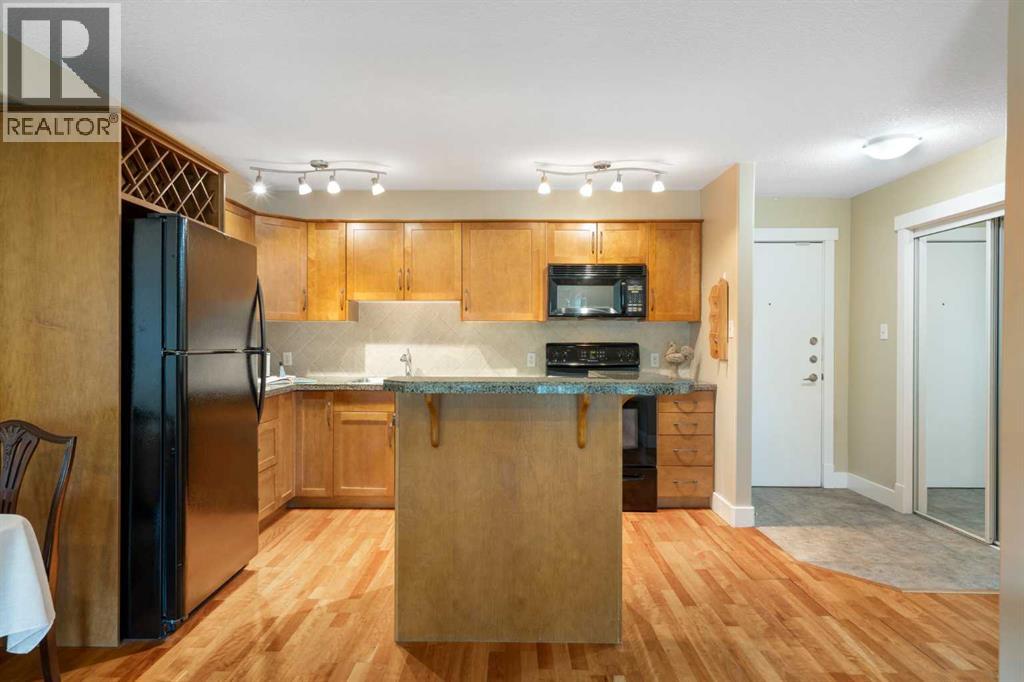 Single Family House for Sale in    Avenue NE Crescent Heights Calgary 