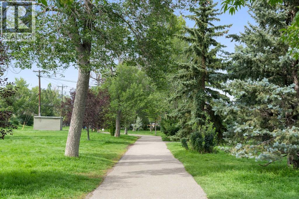 Single Family House for Sale in    Avenue NE Crescent Heights Calgary 
