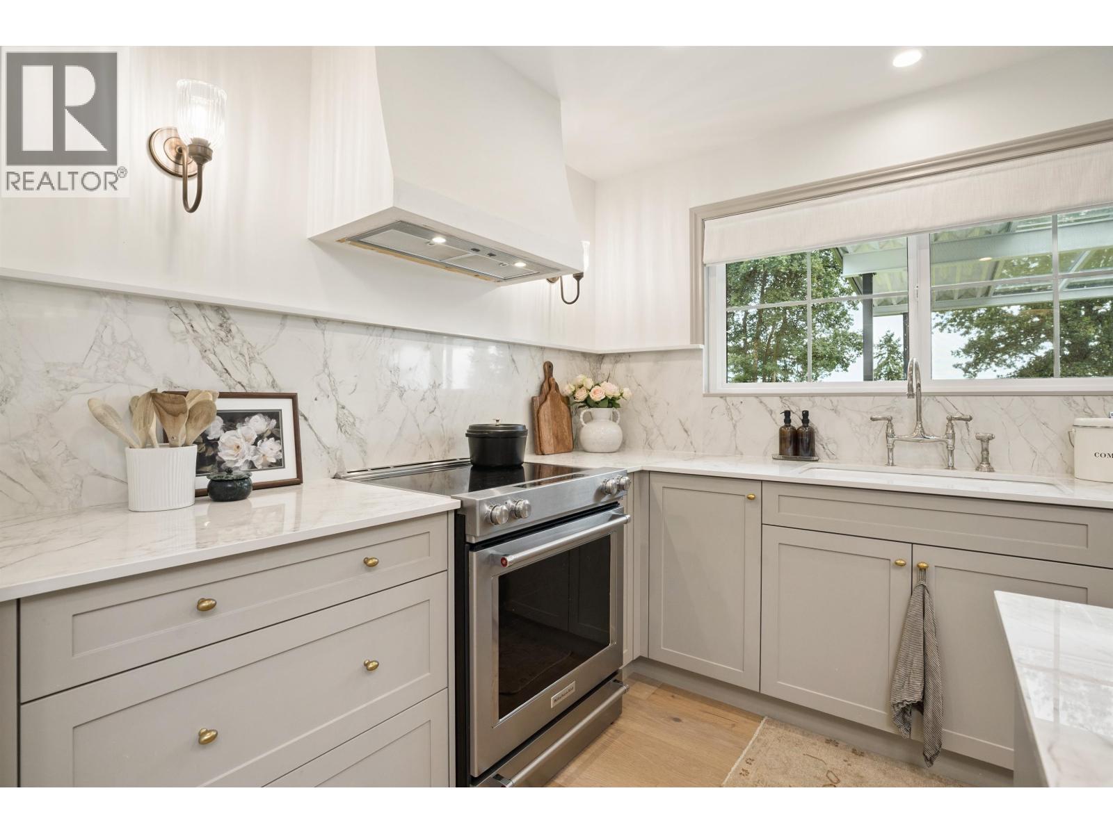 Photo 23 of 2250 Gale Avenue, Coquitlam BC