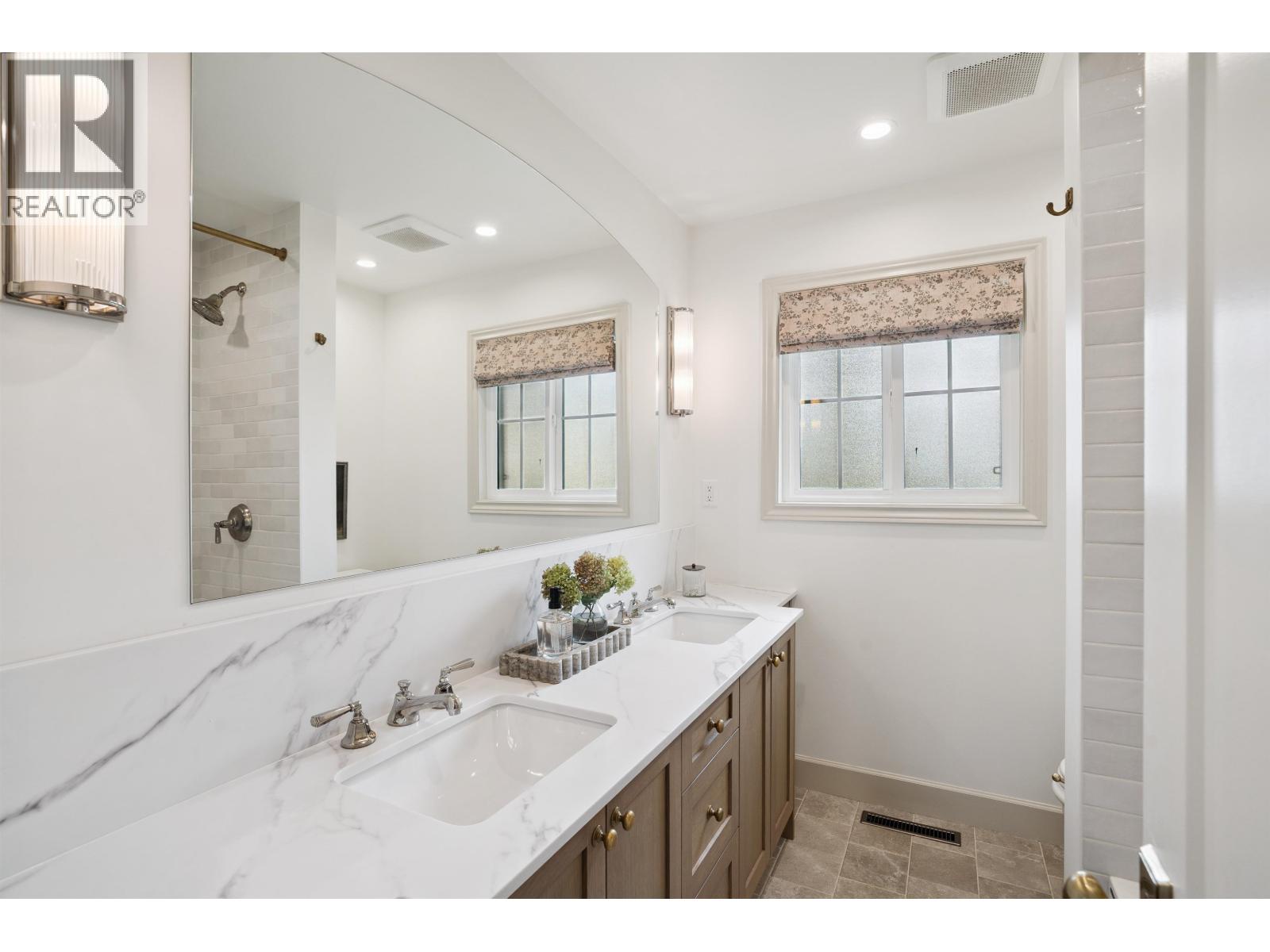 Photo 8 of 2250 Gale Avenue, Coquitlam BC