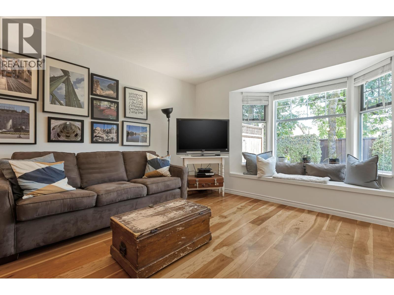 Photo 28 of 43 1140 Falcon Drive, Coquitlam BC