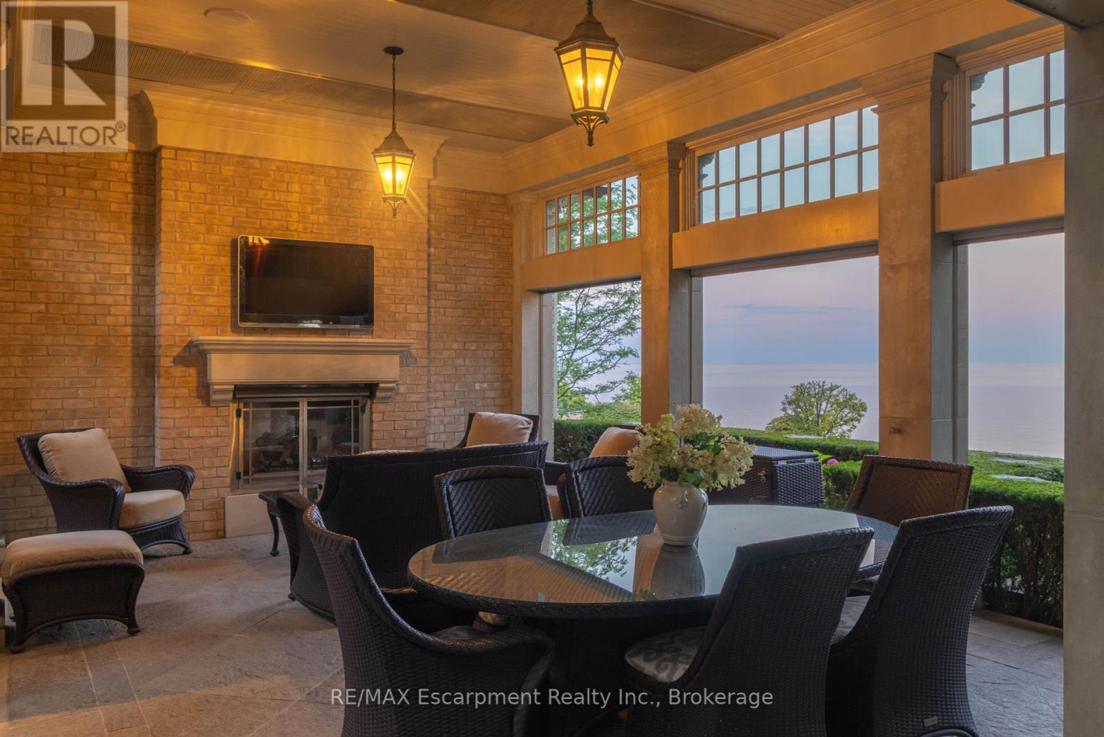 Photo 49 of 2054 Lakeshore Road E, Oakville ON