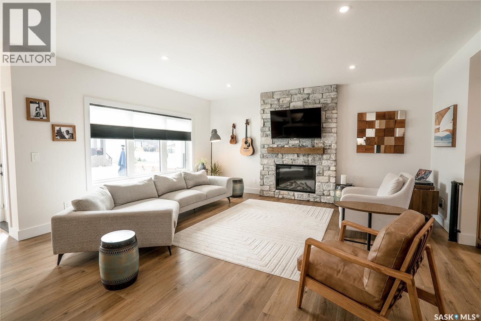 Photo 8 of 518 Hamm Crescent, Saskatoon SK