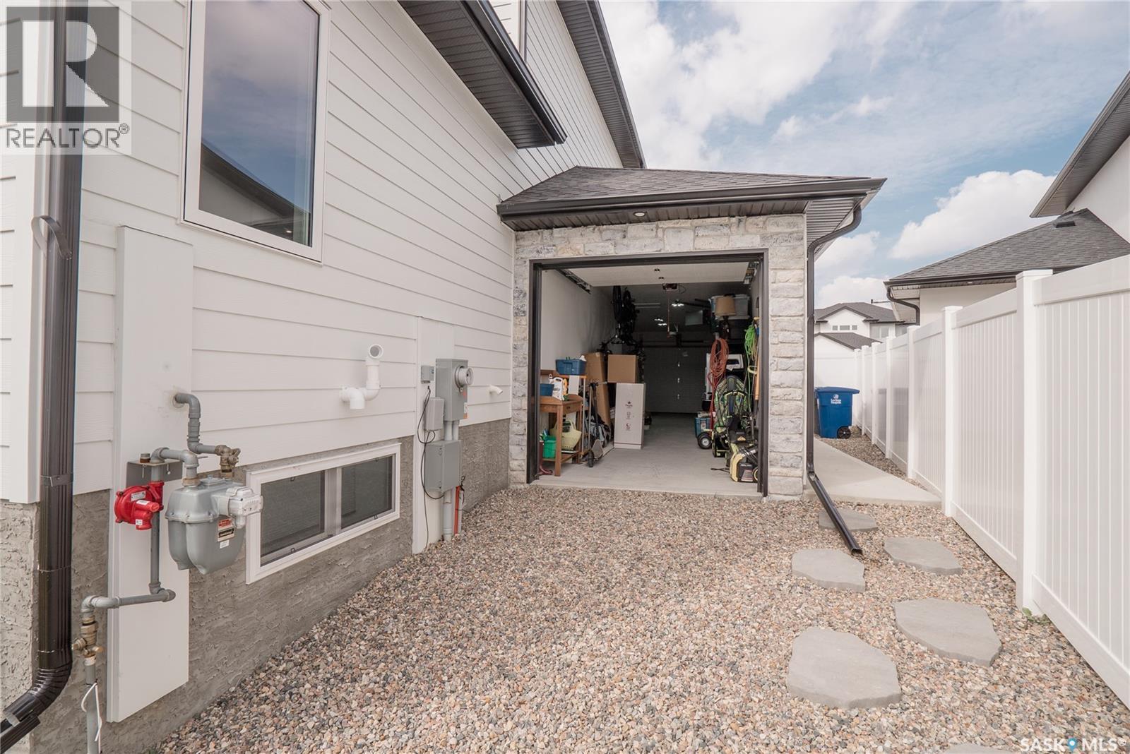 Photo 23 of 518 Hamm Crescent, Saskatoon SK