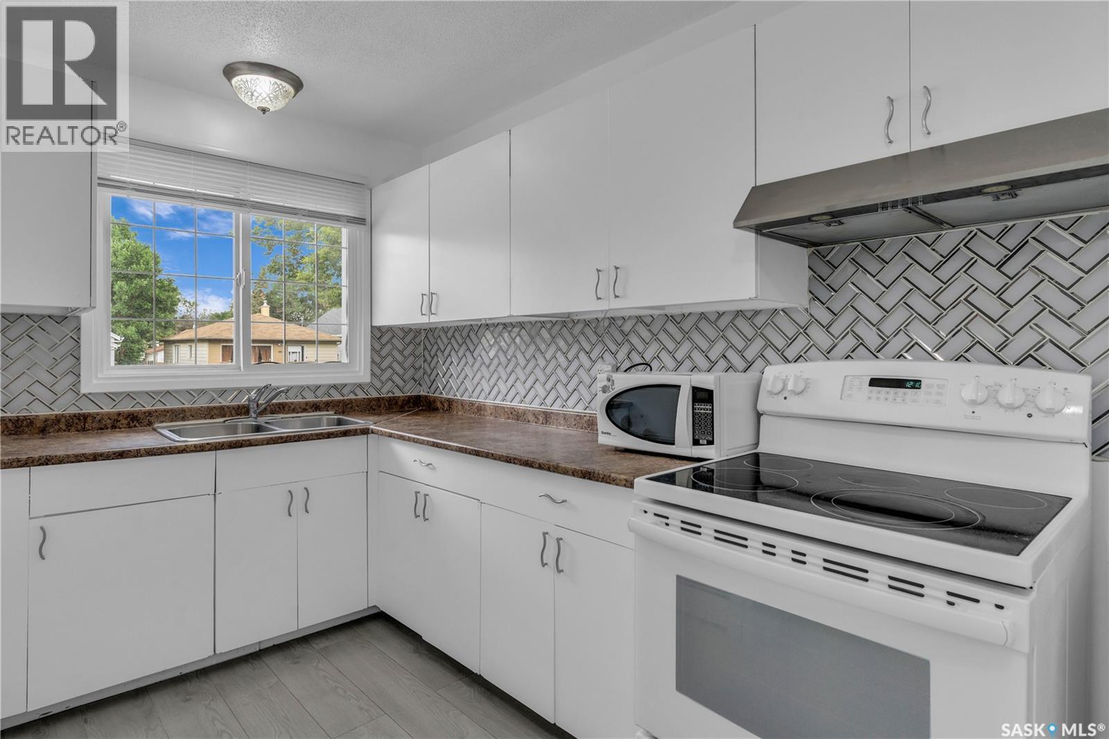 Photo 5 of 2065 Broder Street, Regina SK