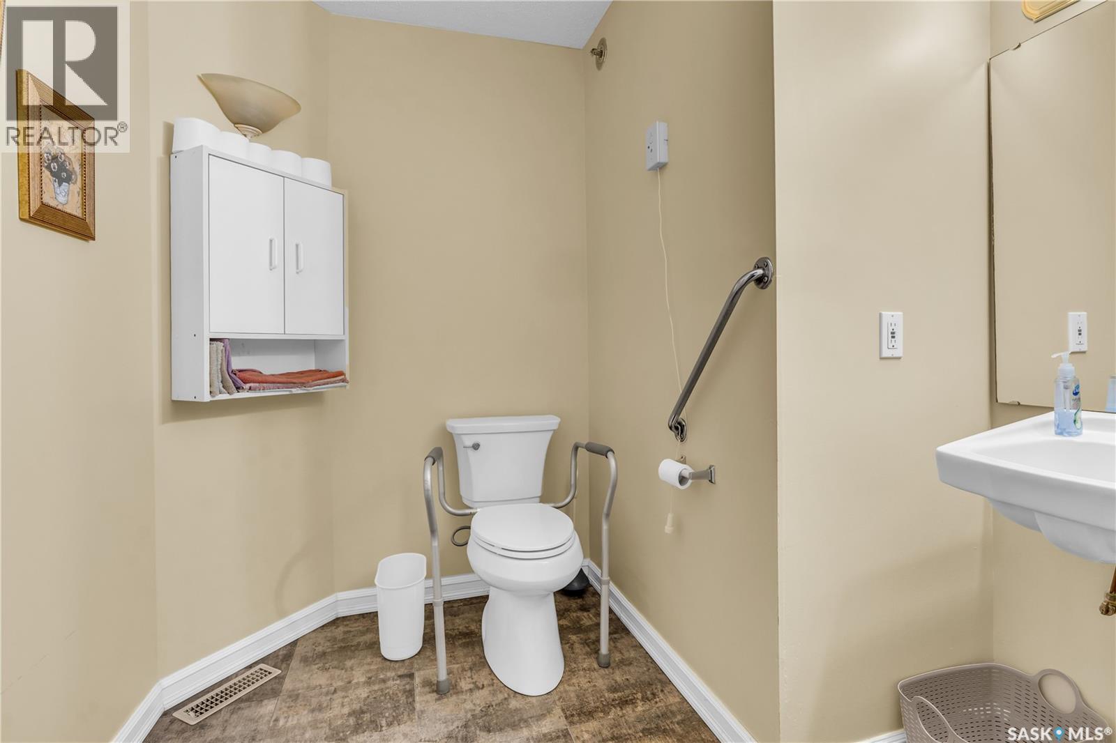 4501 Queen STREET, Regina, Saskatchewan