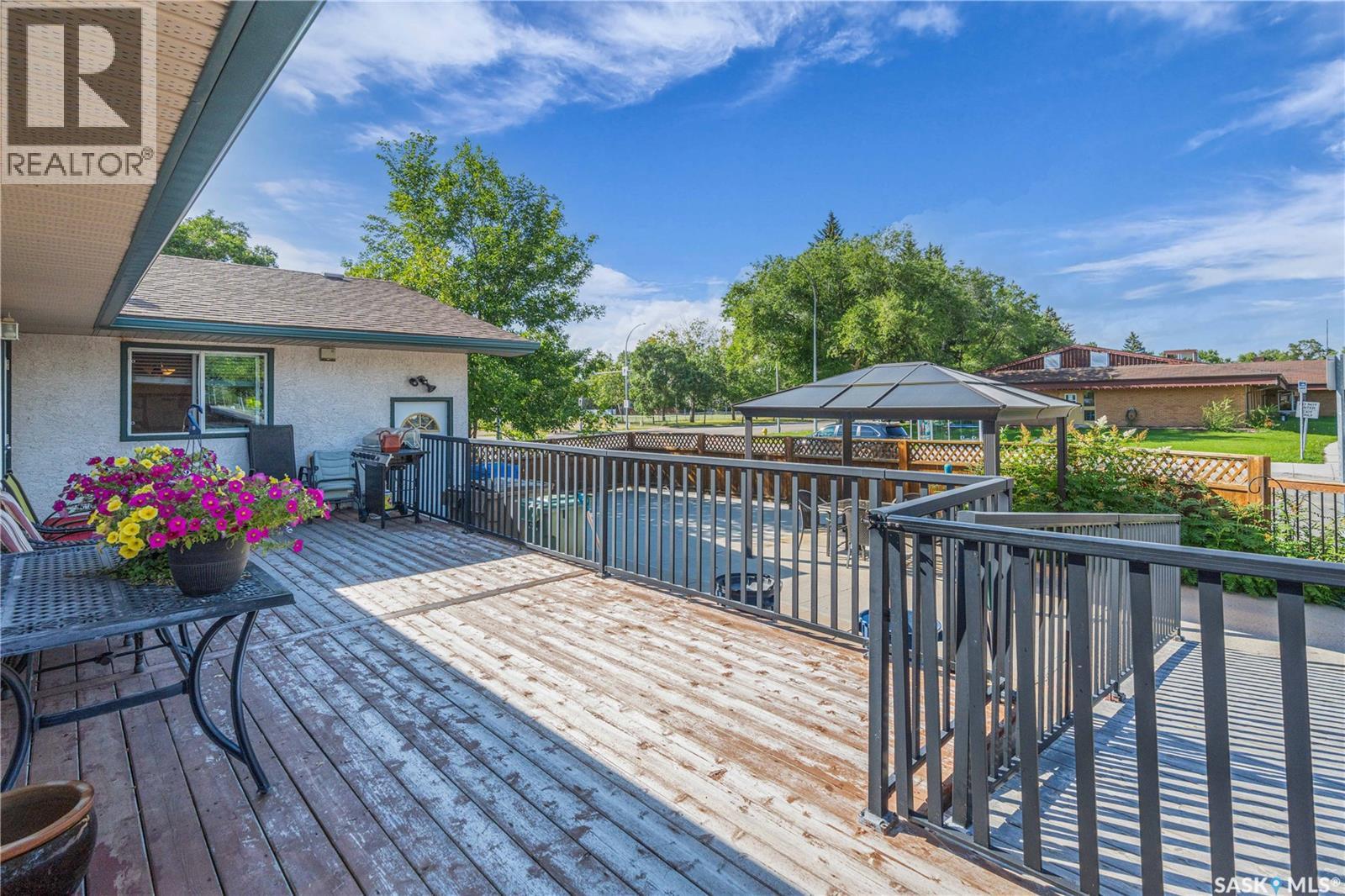 Business for Sale in  Queen STREET Regina 