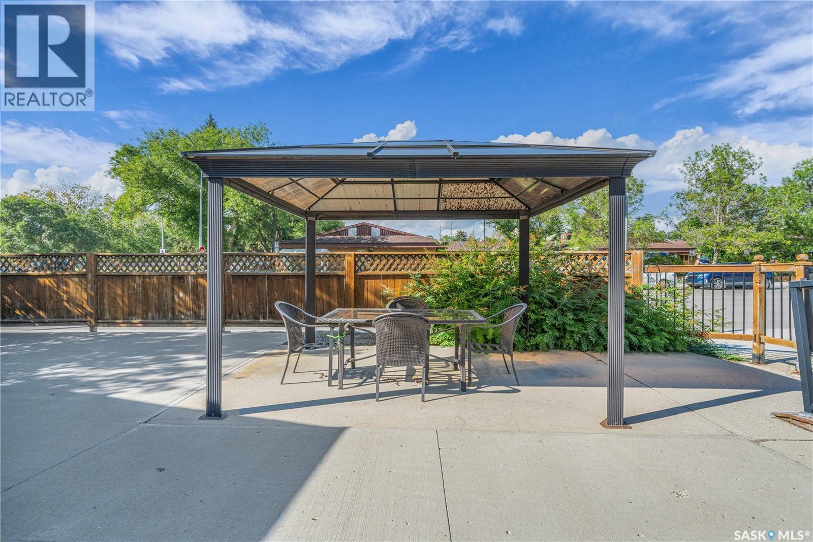 Business for Sale in  Queen STREET Regina 