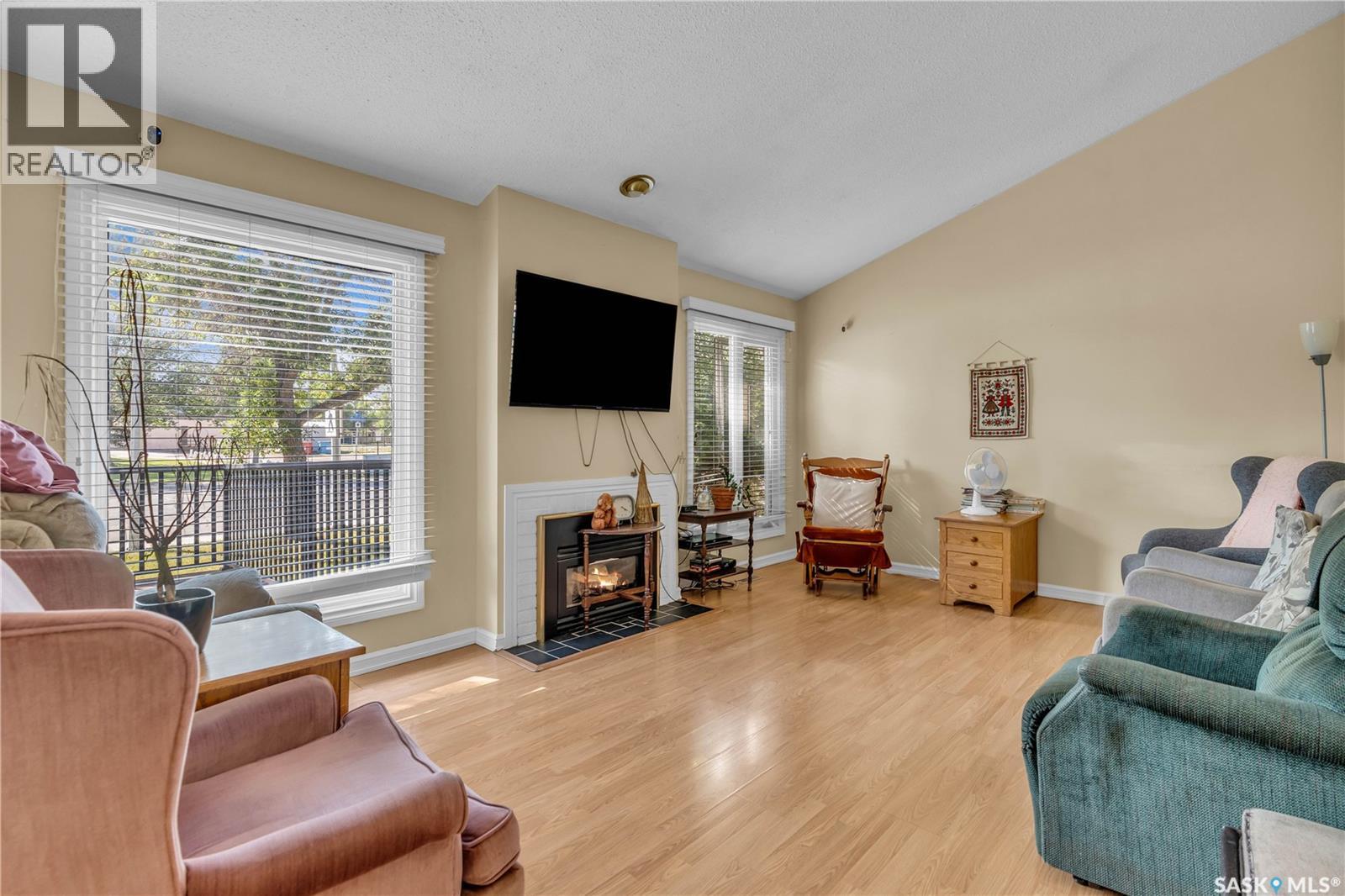 Business for Sale in  Queen STREET Regina 
