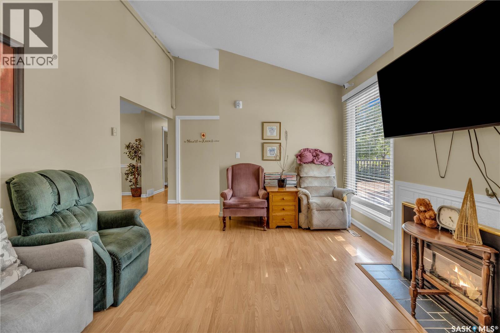 Business for Sale in  Queen STREET Regina 