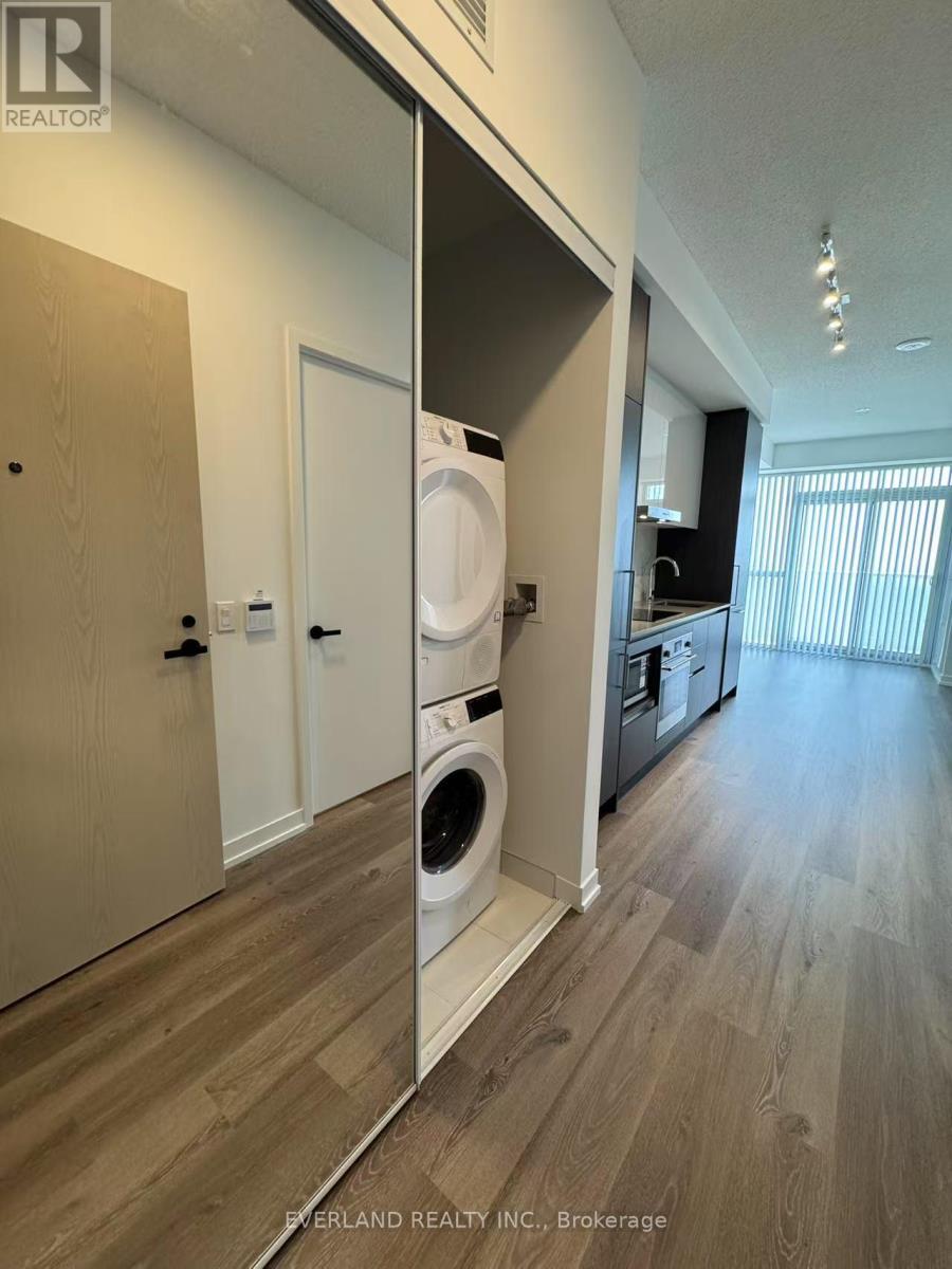 Photo 3 of 6305 225 Commerce Street, Vaughan ON