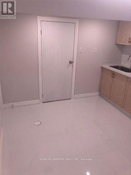 Photo 10 of Bsmt 382 Marybay Crescent, Richmond Hill ON