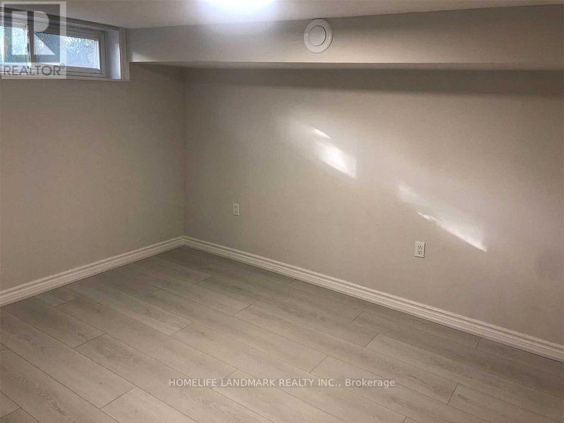 Photo 8 of Bsmt 382 Marybay Crescent, Richmond Hill ON