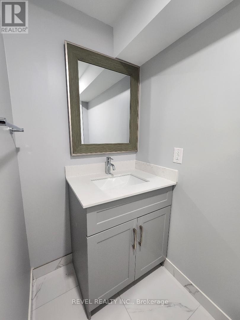 Photo 4 of 1405 Lyncroft Crescent, Oshawa ON
