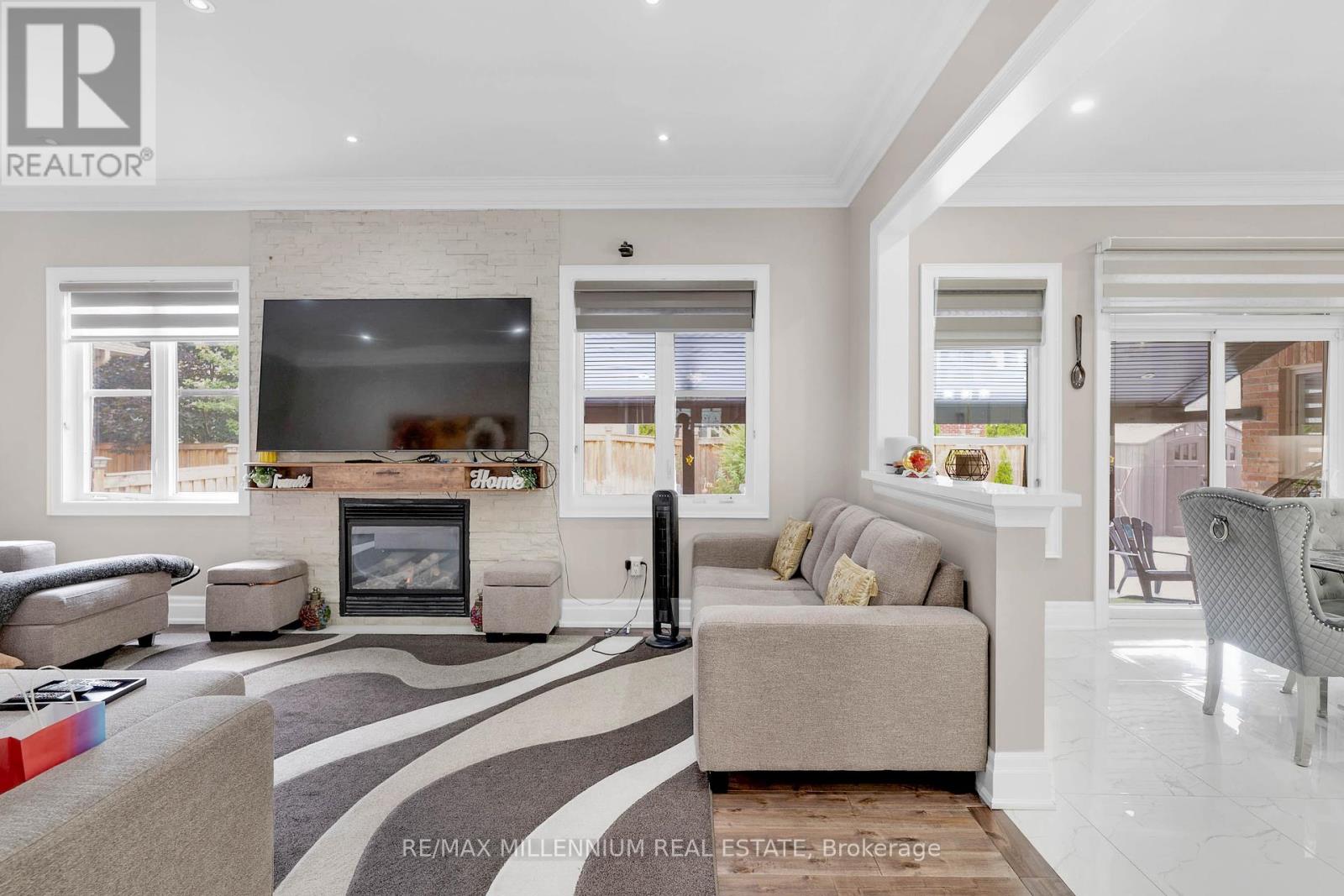 Photo 16 of 6 Landscape Drive, Brampton ON