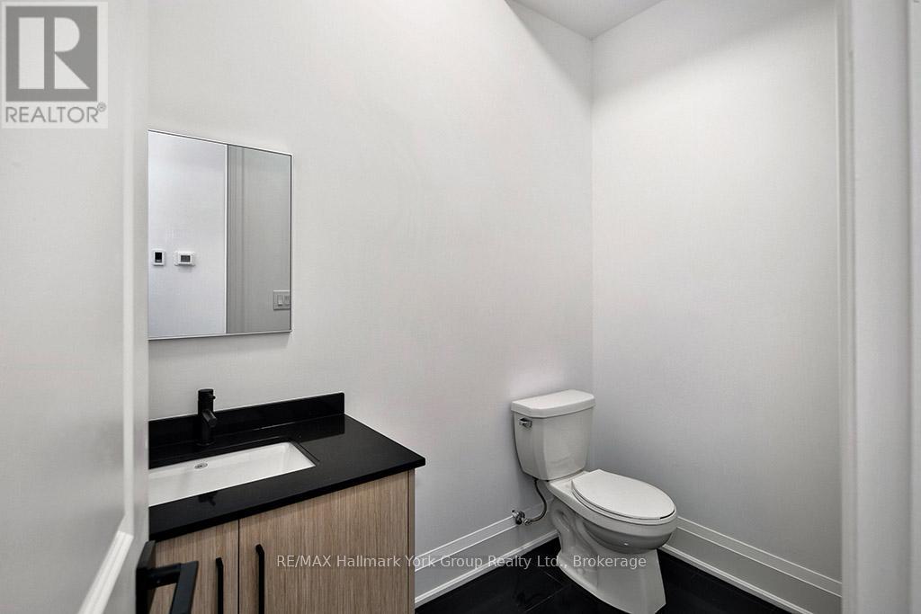 Photo 9 of 23 Waterview Lane, Blue Mountains ON