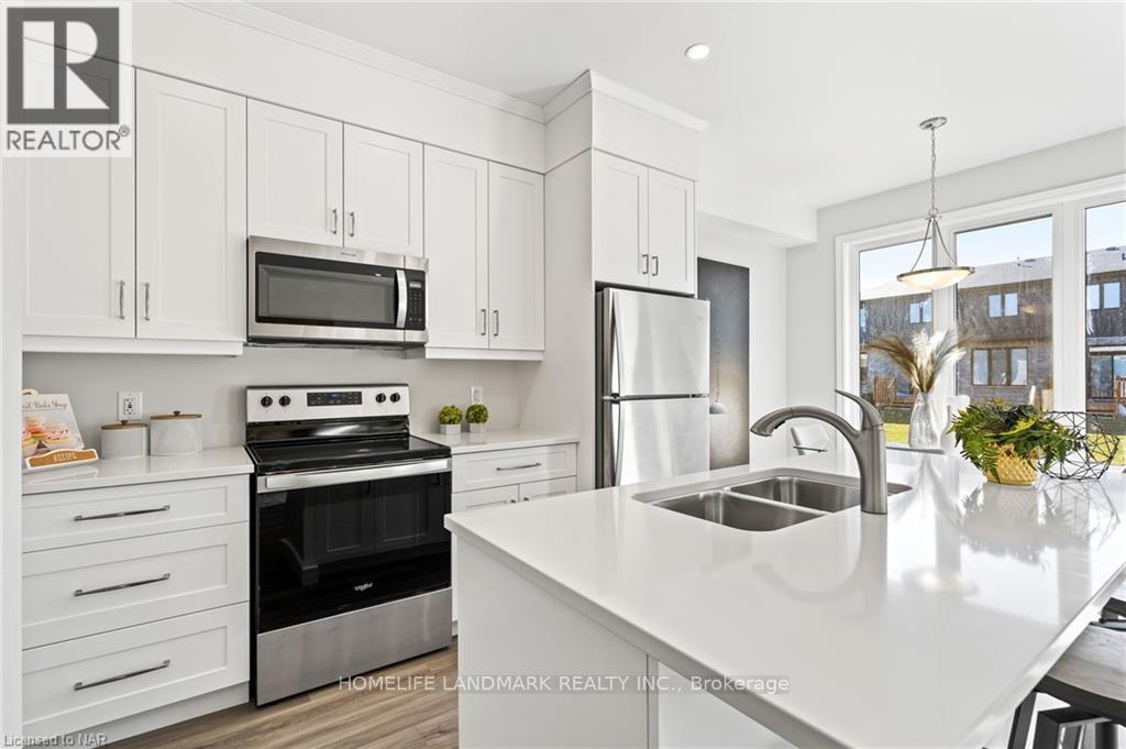 Photo 7 of 7129 Parsa Street, Niagara Falls ON