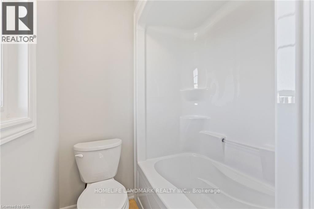 Photo 4 of 7129 Parsa Street, Niagara Falls ON