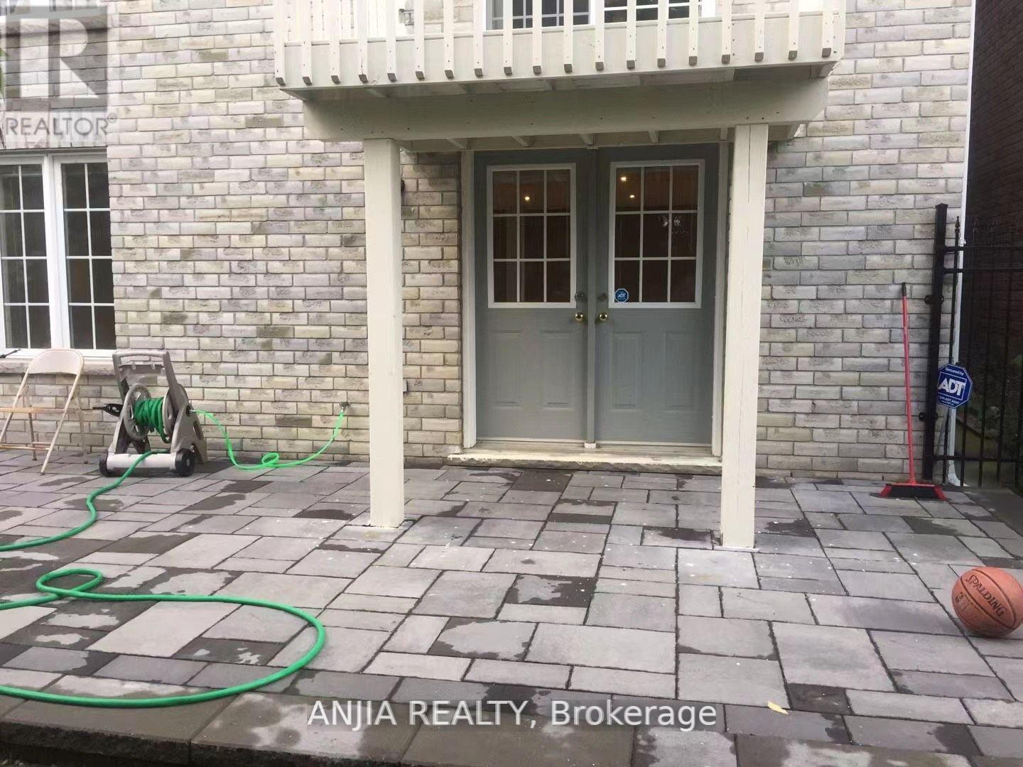 Photo 2 of Bsmt 103 Castleglen Boulevard, Markham ON