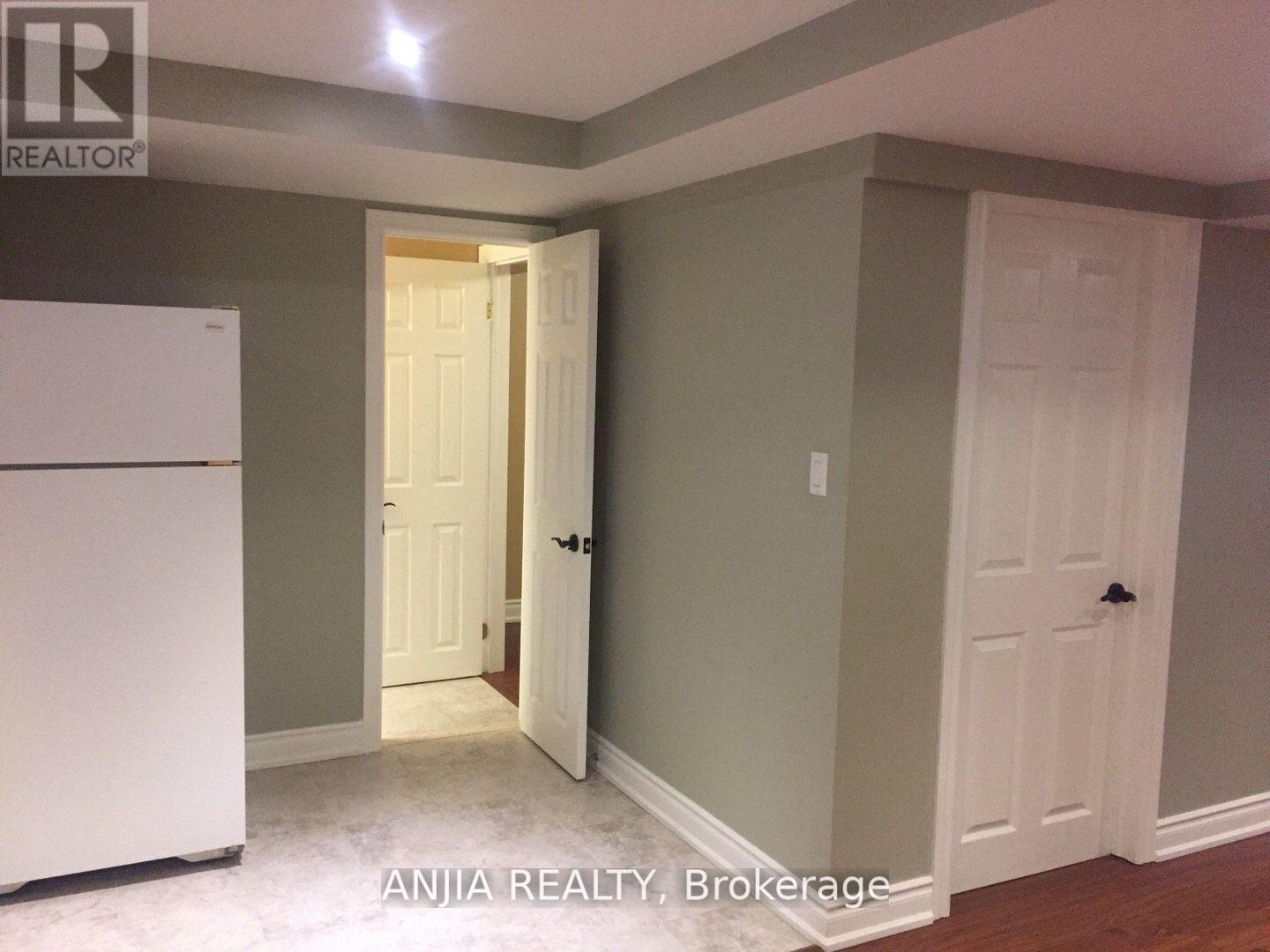 Photo 7 of Bsmt 103 Castleglen Boulevard, Markham ON