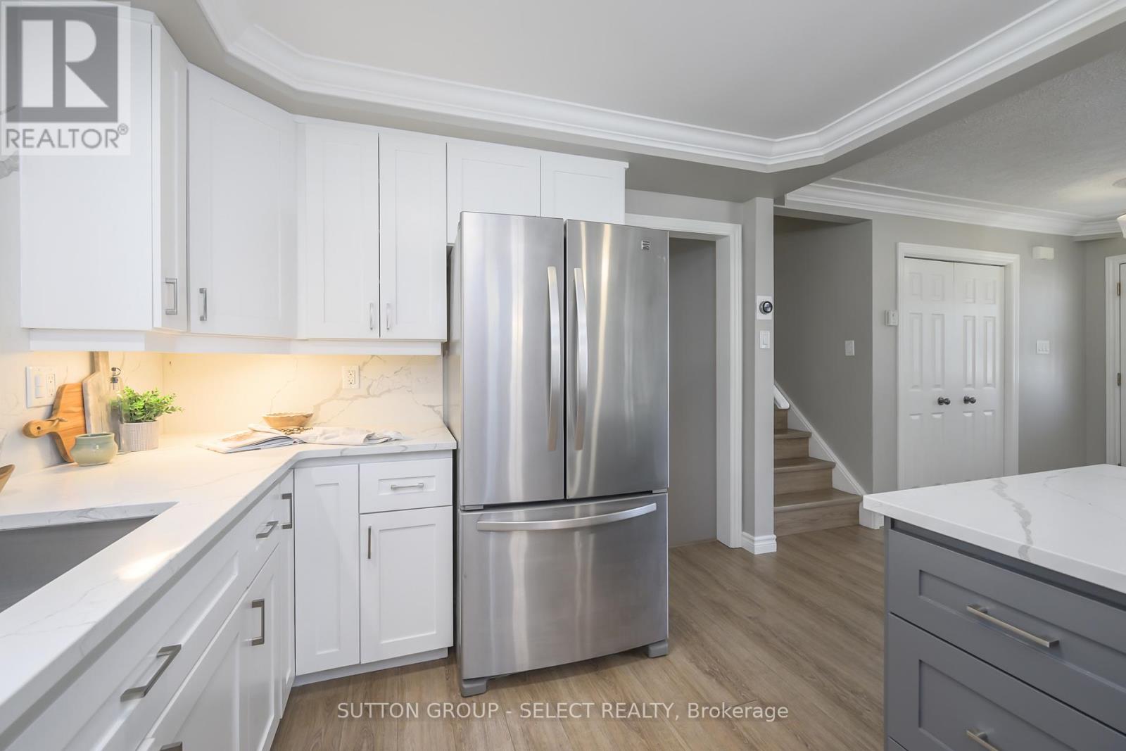 Photo 12 of 198 Byron Avenue, Thames Centre ON