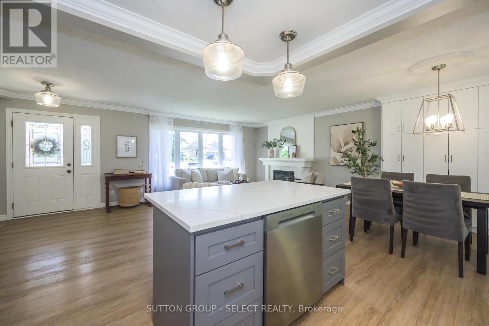 Photo 14 of 198 Byron Avenue, Thames Centre ON