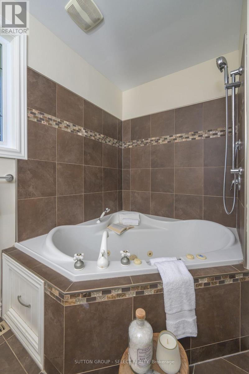 Photo 18 of 198 Byron Avenue, Thames Centre ON