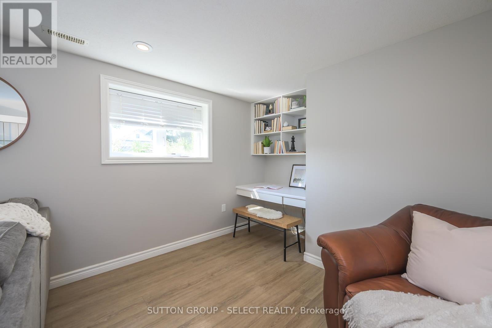 Photo 23 of 198 Byron Avenue, Thames Centre ON