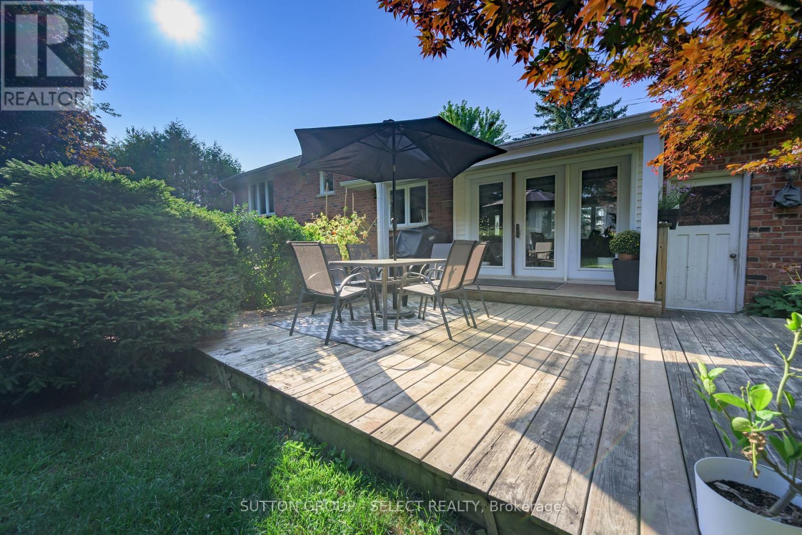 Photo 32 of 198 Byron Avenue, Thames Centre ON