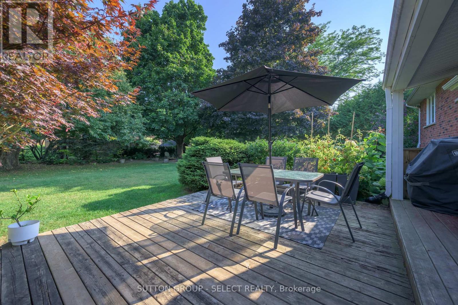 Photo 33 of 198 Byron Avenue, Thames Centre ON