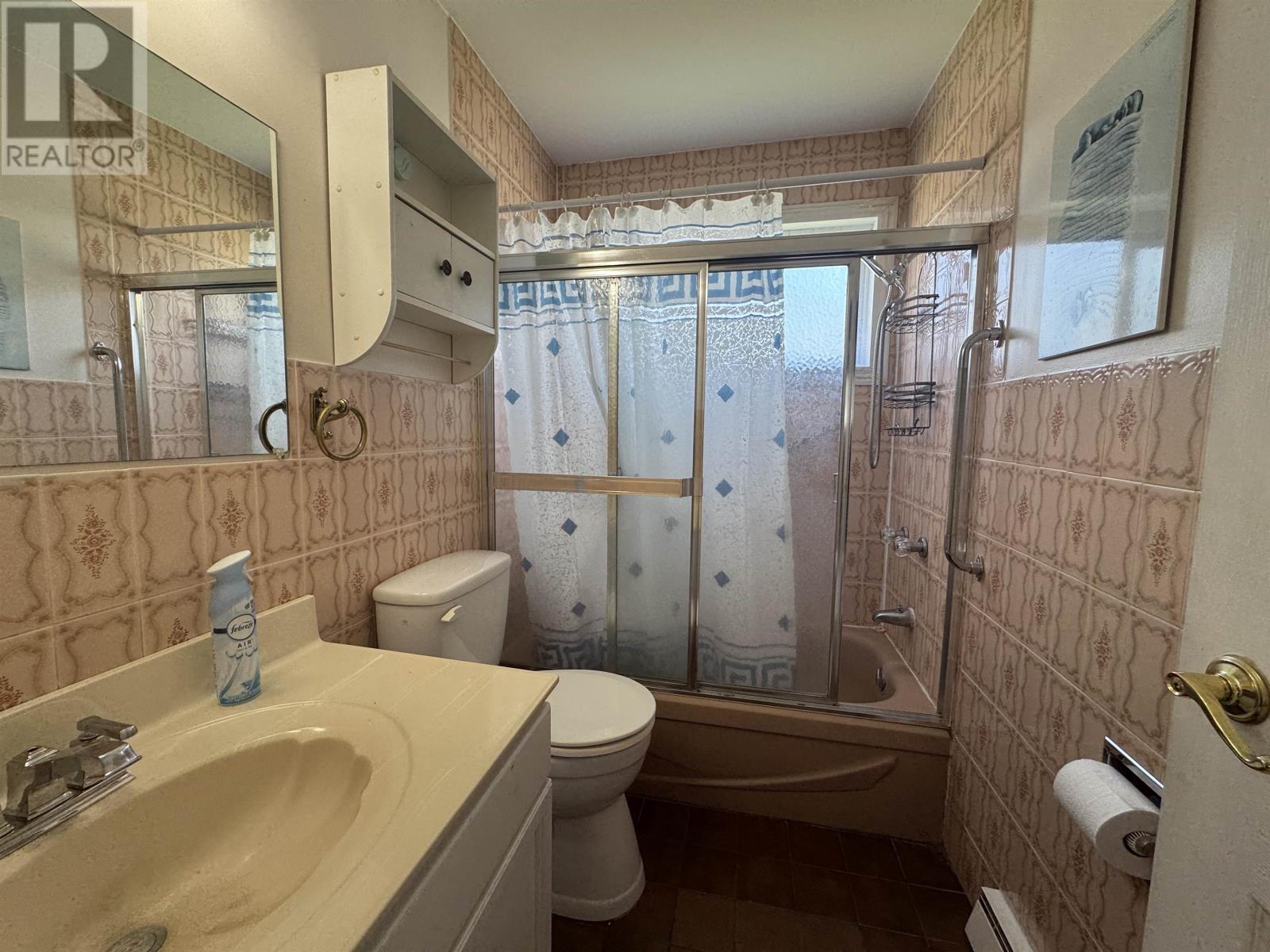 Photo 3 of 111 Warbler Dr, Manitouwadge ON