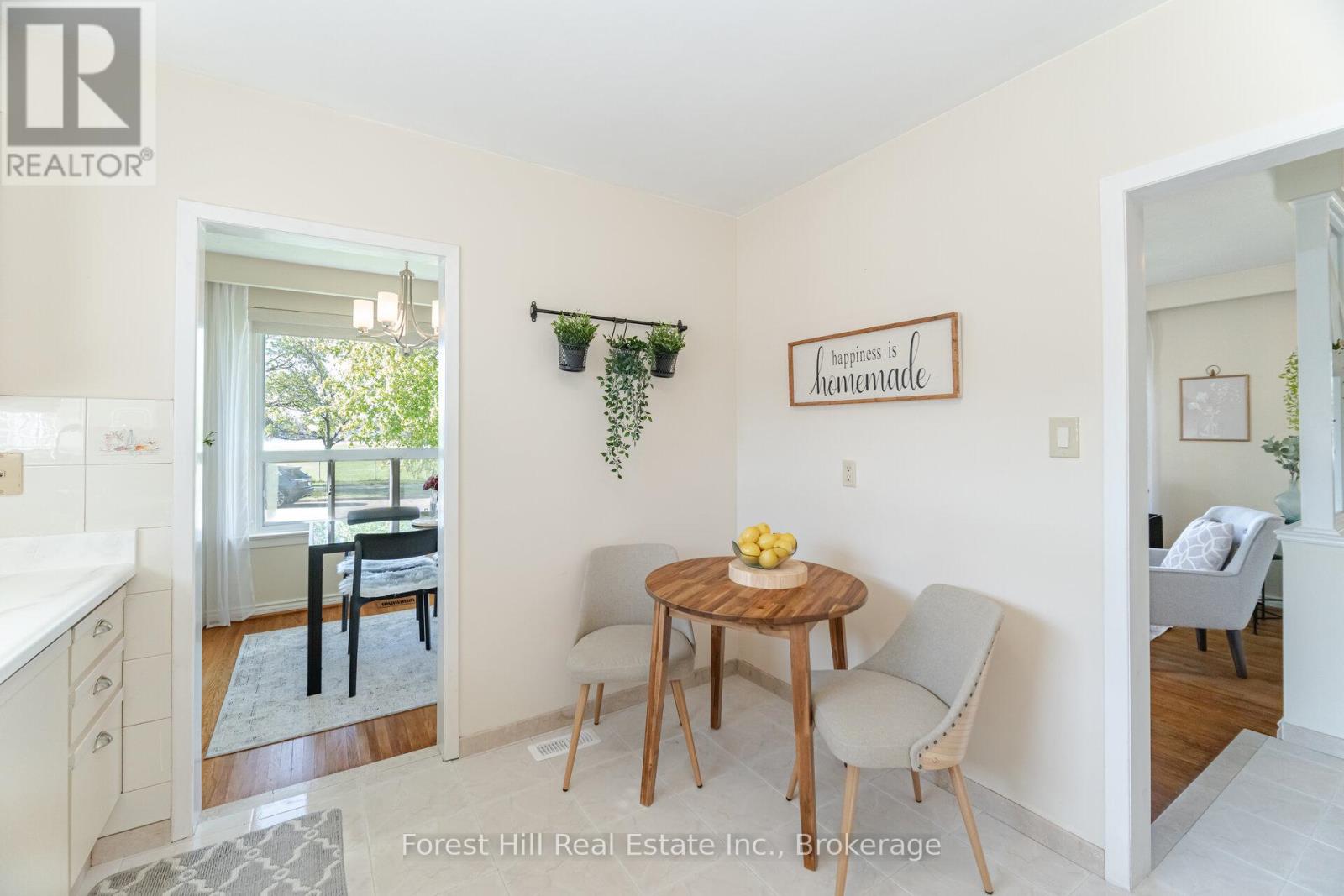 Photo 10 of 16 Bethwin Place, Toronto ON