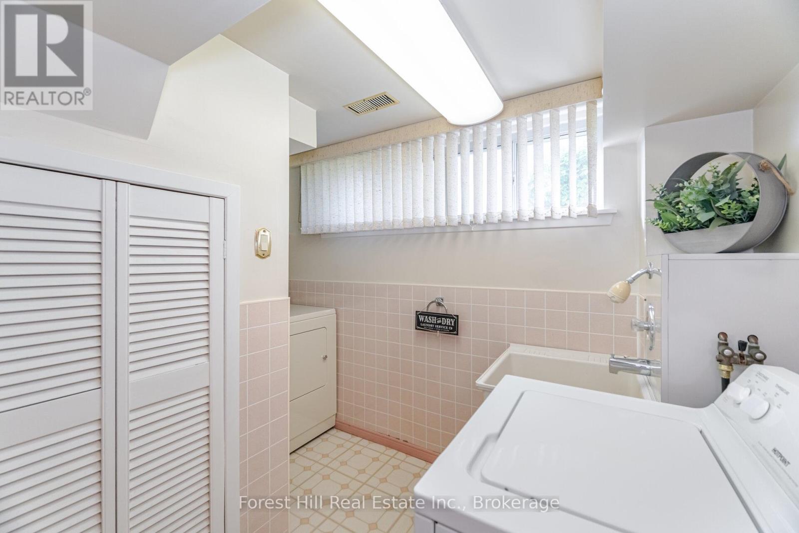 Photo 31 of 16 Bethwin Place, Toronto ON