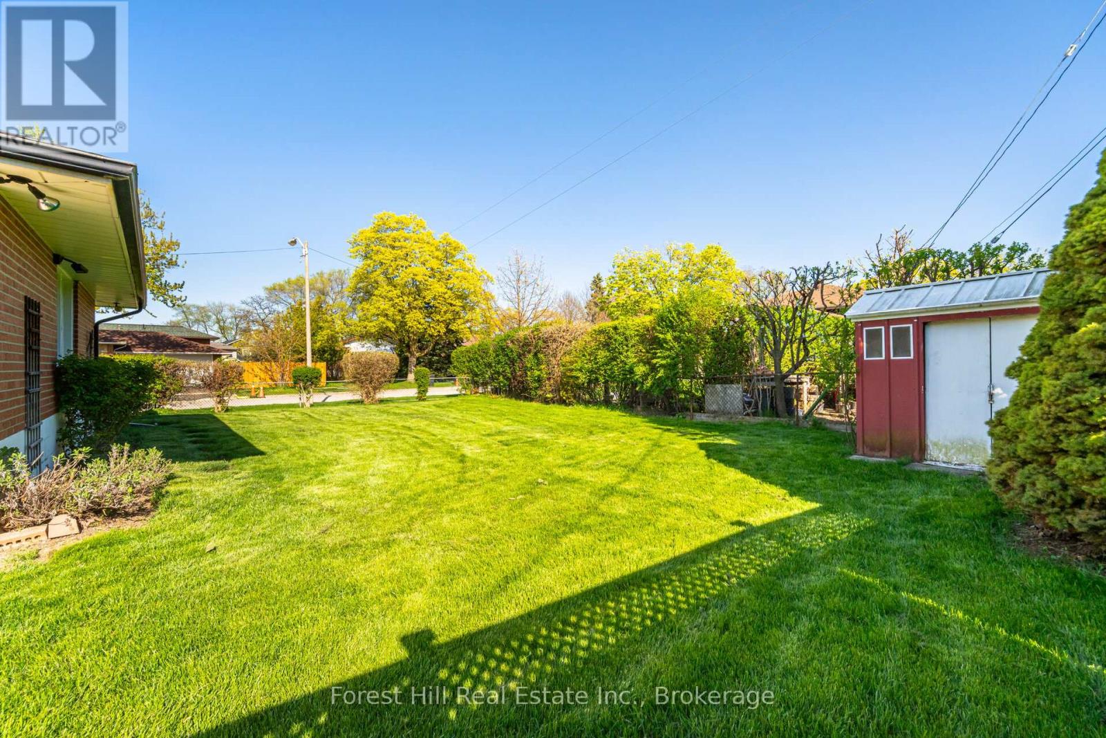 Photo 34 of 16 Bethwin Place, Toronto ON