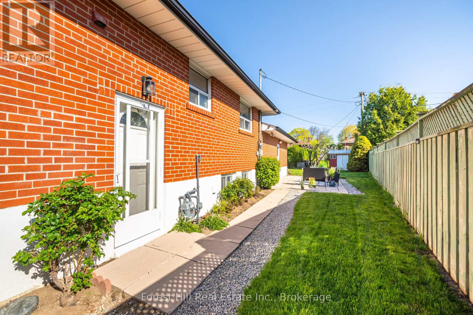Photo 36 of 16 Bethwin Place, Toronto ON