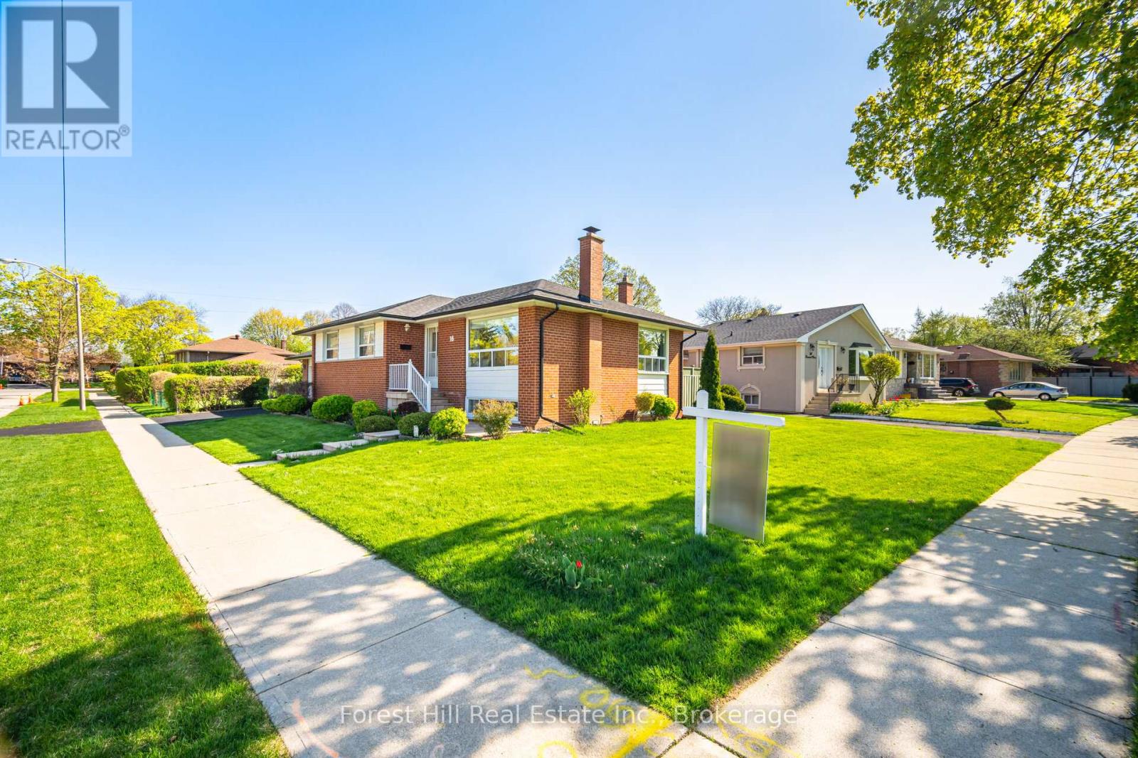 Photo 40 of 16 Bethwin Place, Toronto ON