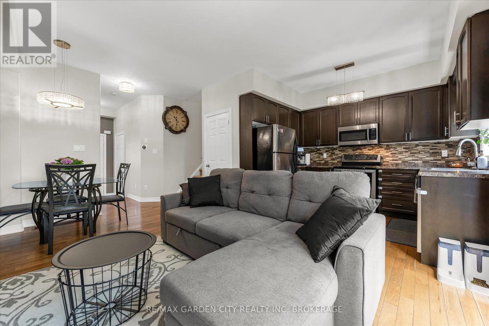 Photo 11 of 12 Chloe Street, St Catharines ON