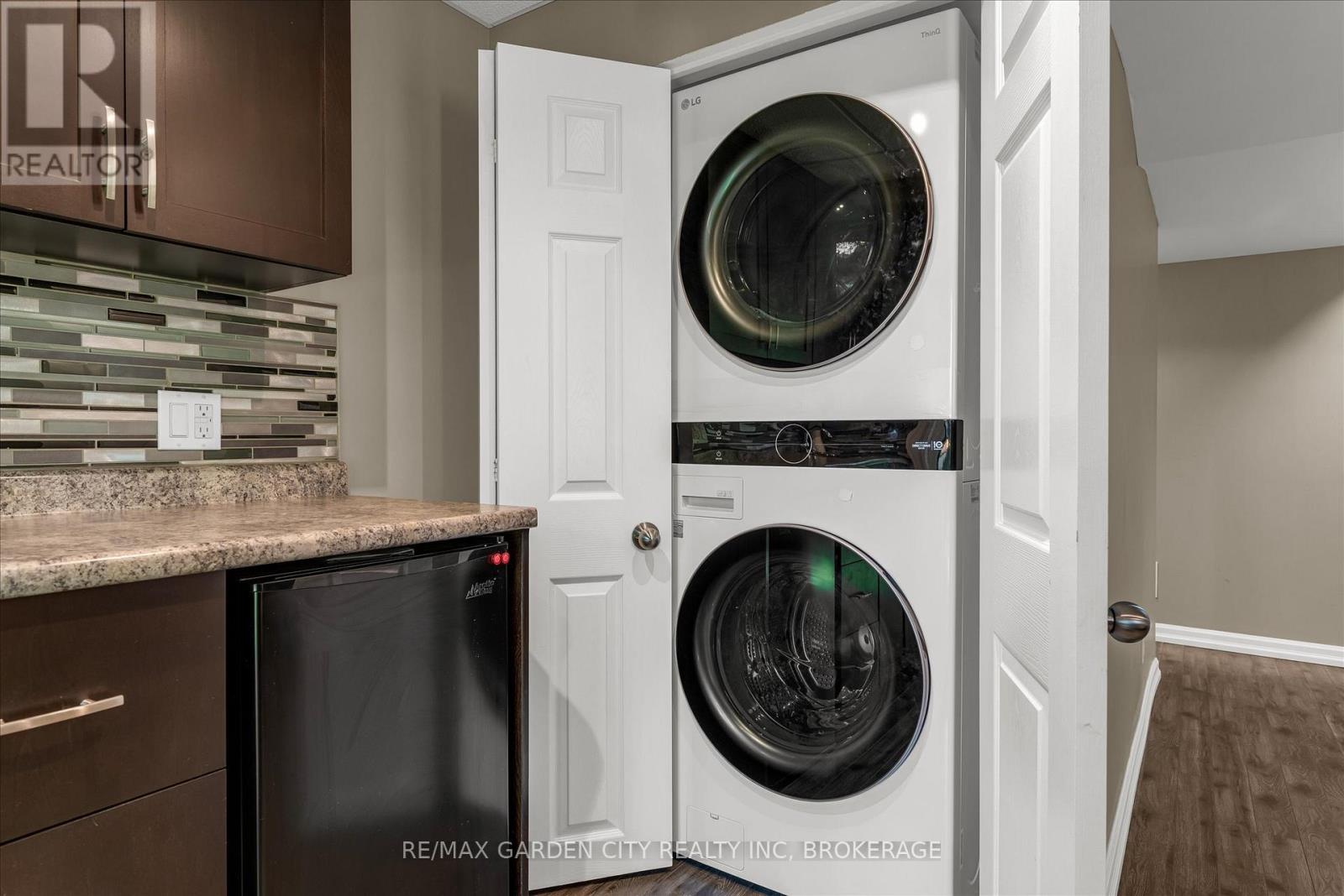Photo 23 of 12 Chloe Street, St Catharines ON