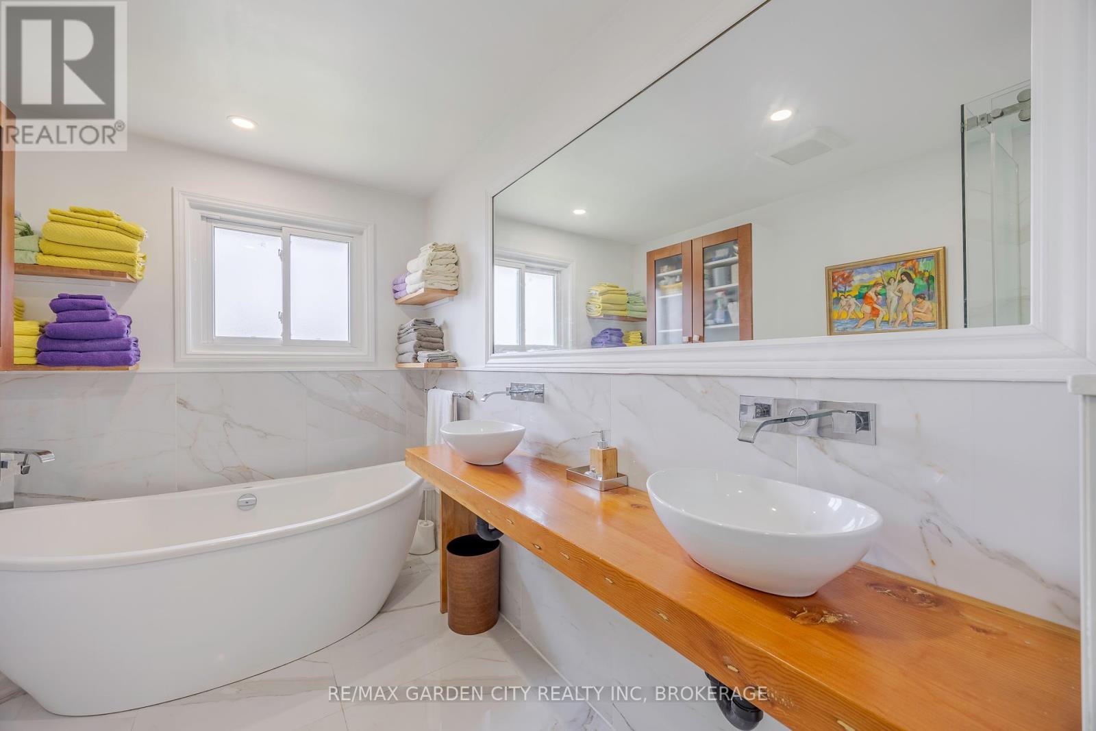 Photo 24 of 5 Woodgarden Court, St Catharines ON