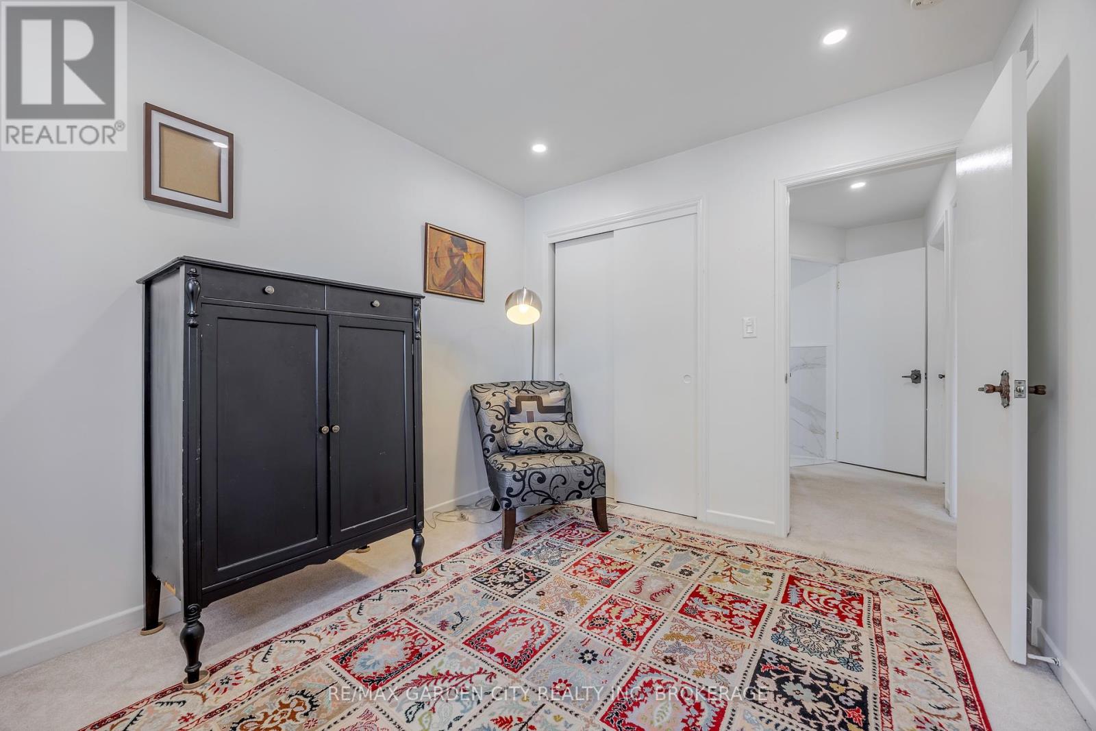 Photo 39 of 5 Woodgarden Court, St Catharines ON