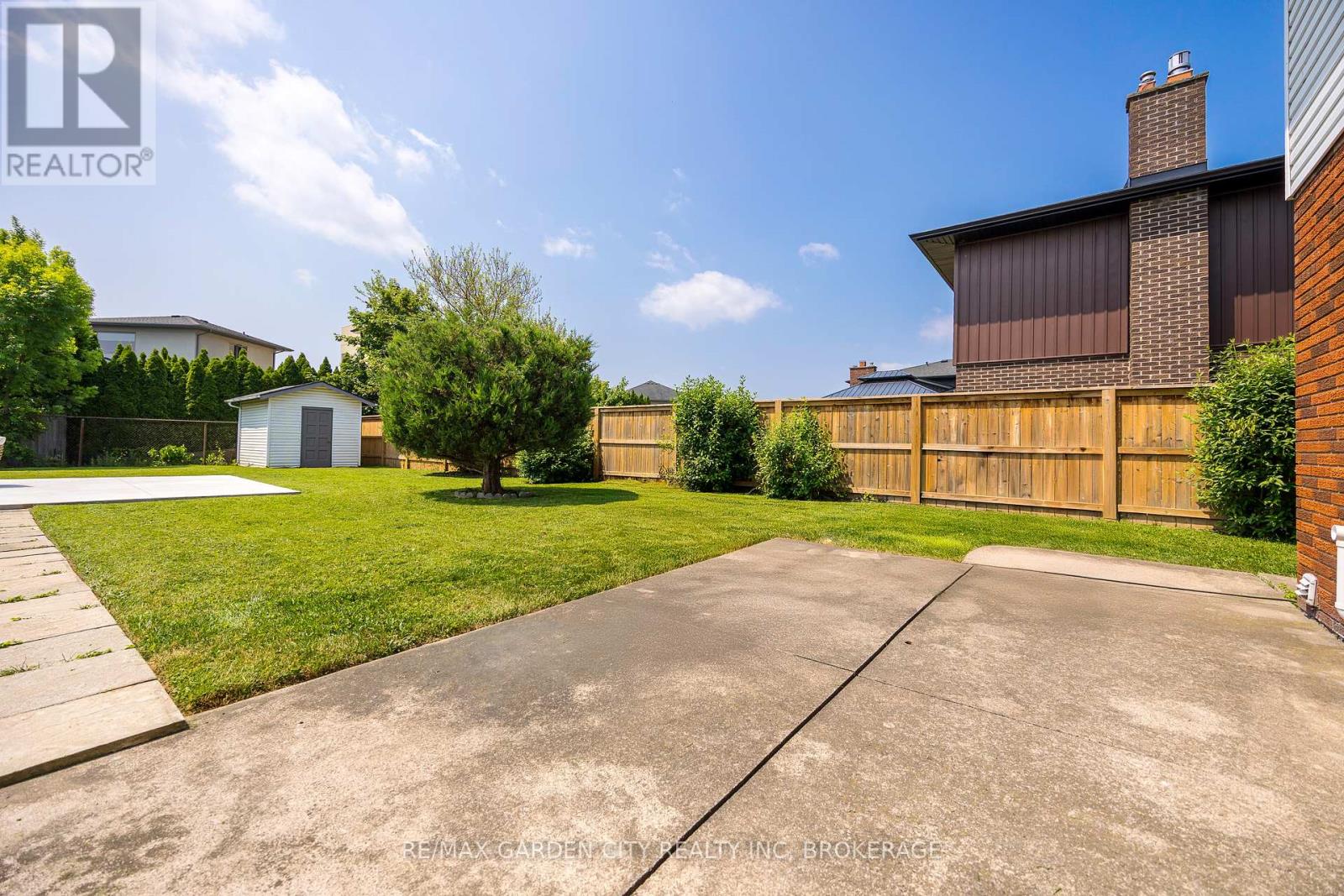 Photo 32 of 5 Woodgarden Court, St Catharines ON