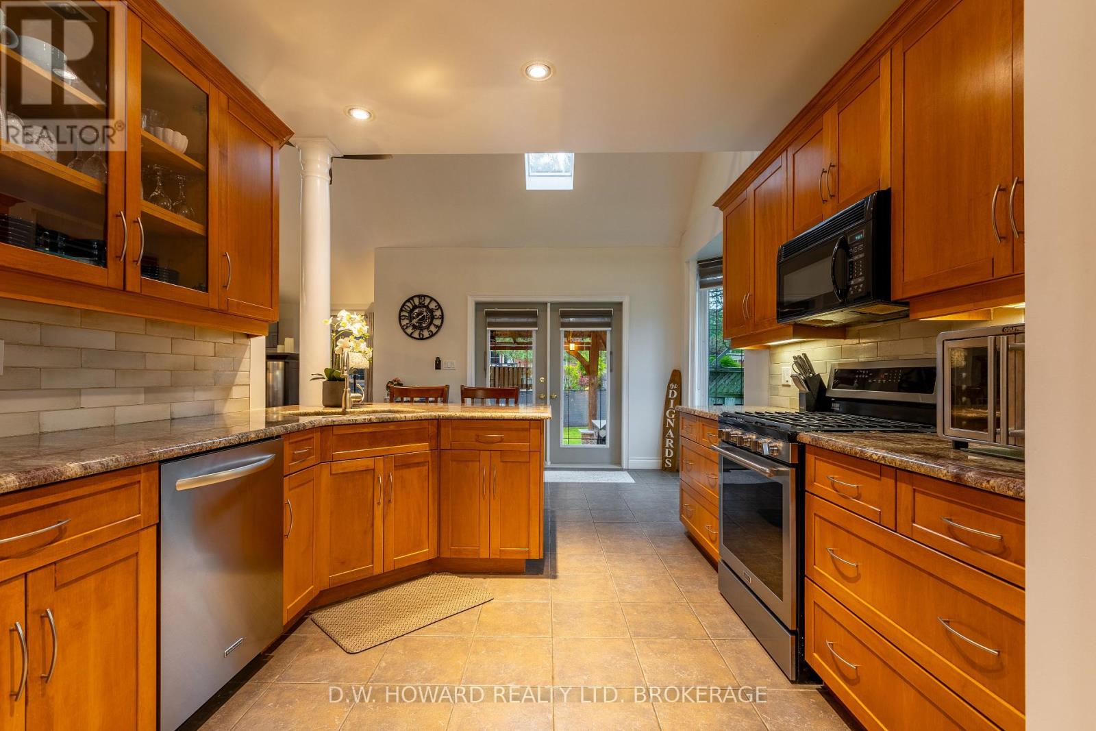 Photo 6 of 45 Westwood Drive, Port Colborne ON