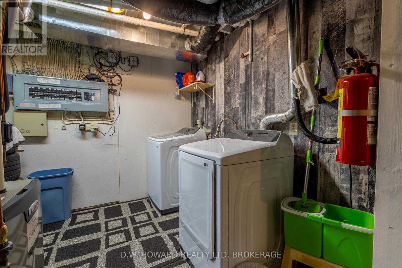 Photo 14 of 45 Westwood Drive, Port Colborne ON