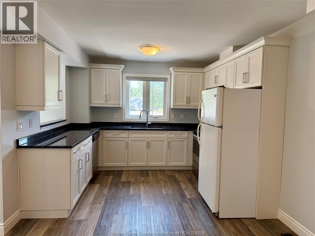 Photo 5 of 204 Beechwood Unit 2, Lakeshore ON