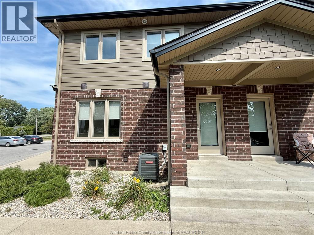Photo 4 of 204 Beechwood Unit 2, Lakeshore ON