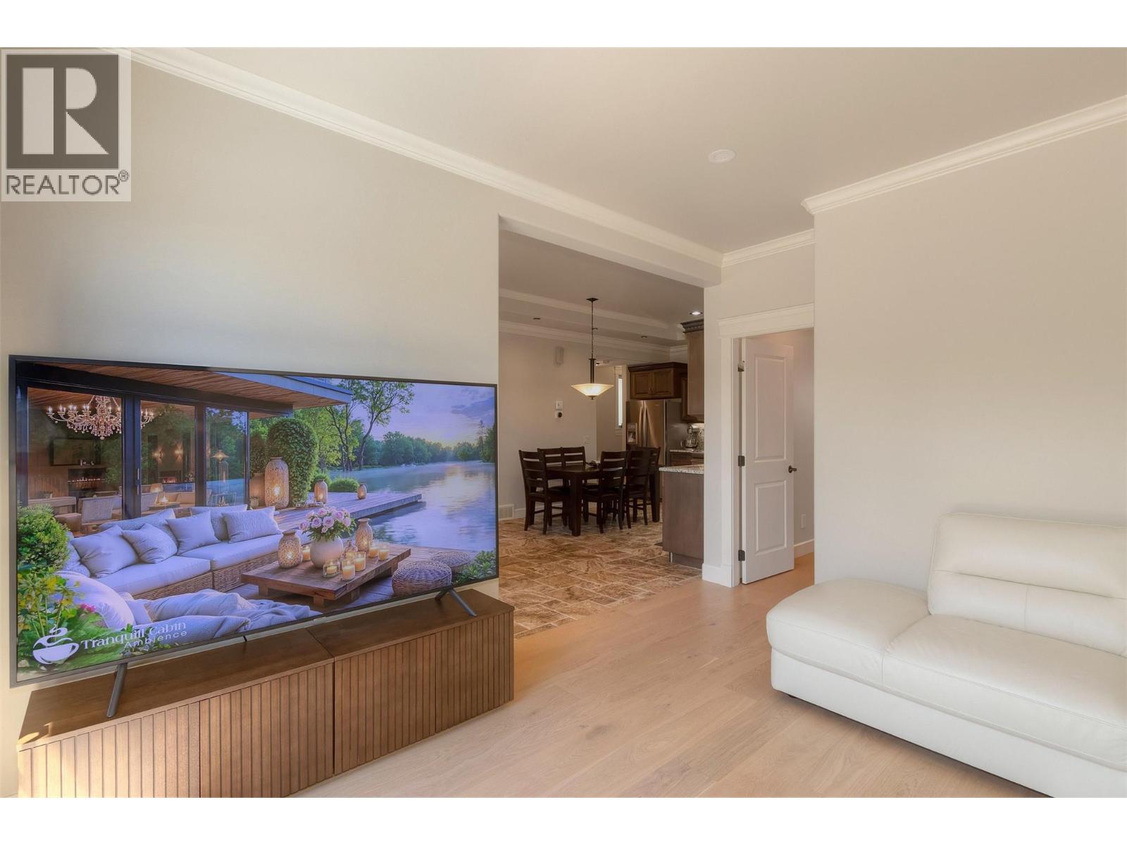  2571 Abbott Street, Kelowna
