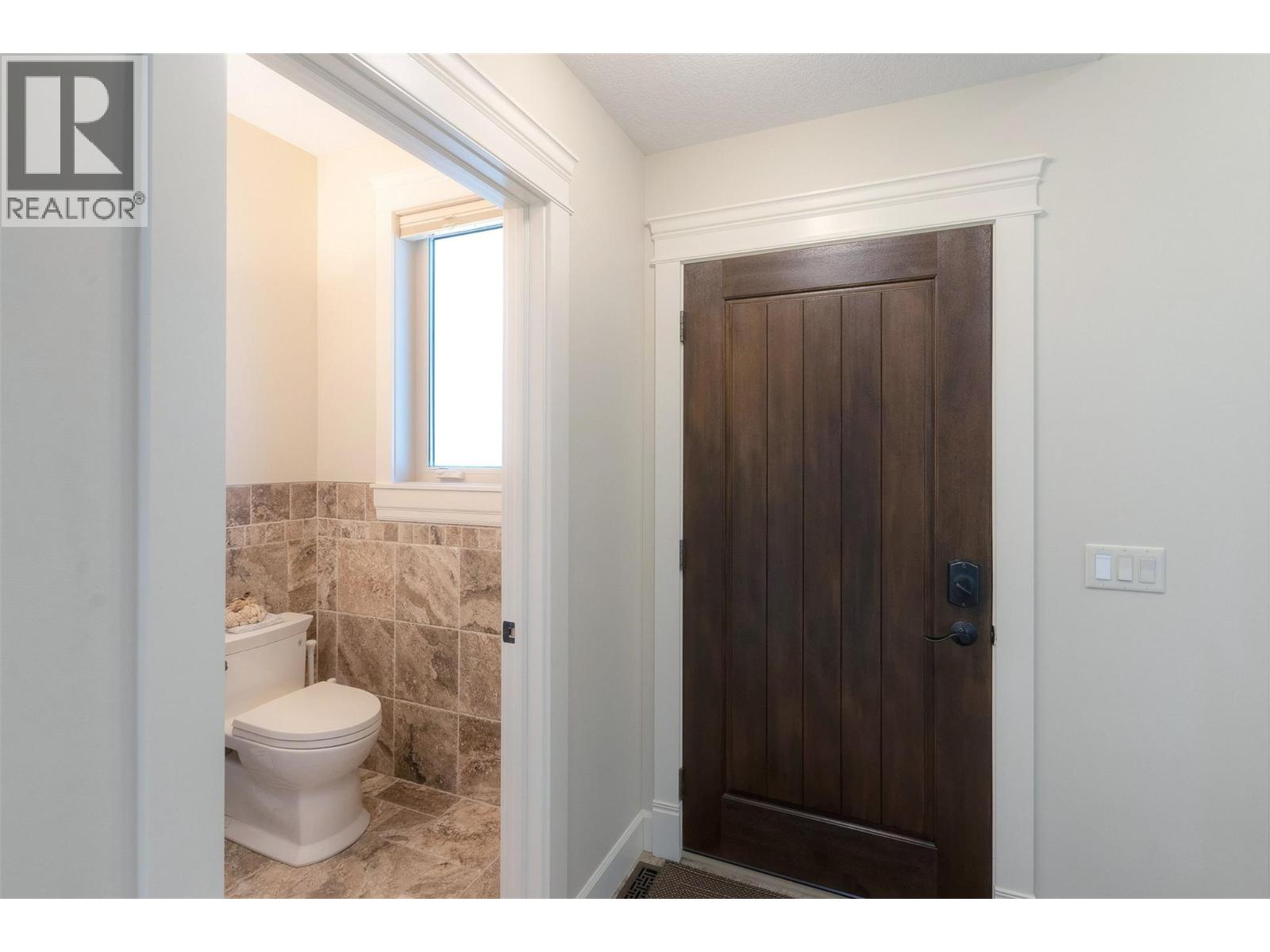  2571 Abbott Street, Kelowna